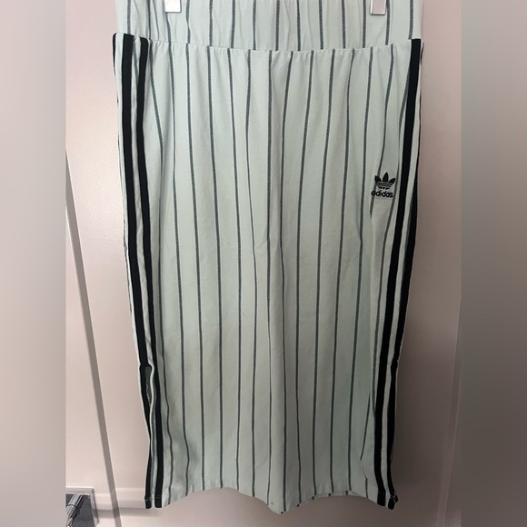 Adidas skirt - Picture 1 of 1